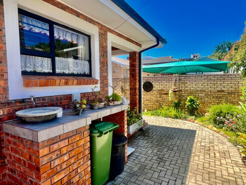 3 Bedroom Property for Sale in Fraaiuitsig Western Cape